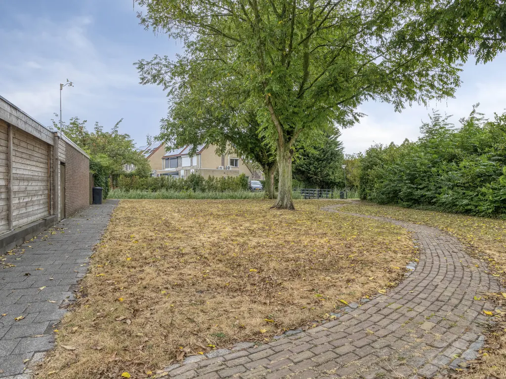 Kuipersdreef 28, THOLEN