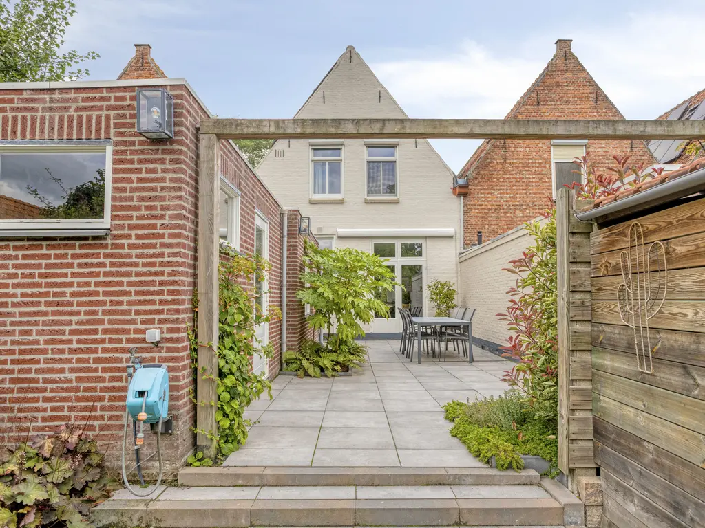 Oudelandsepoort 16, THOLEN