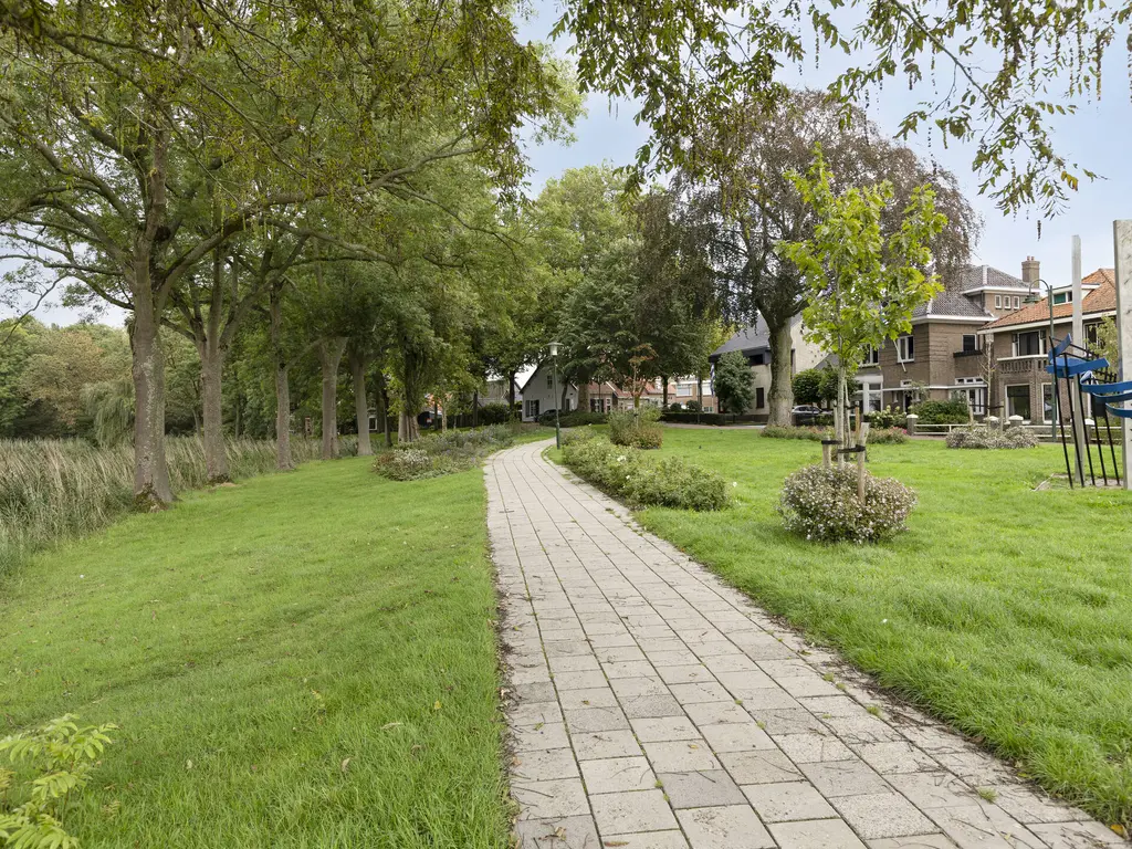 Bolwerk 9, THOLEN