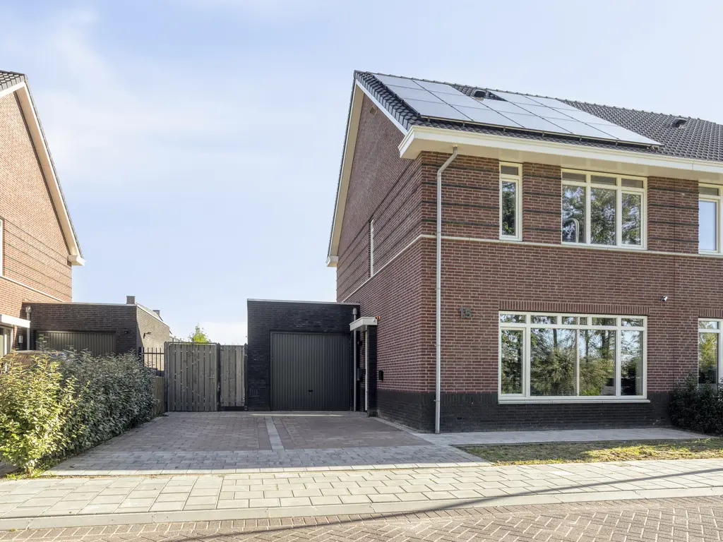 Cornelis van den Boschlaan 15, THOLEN
