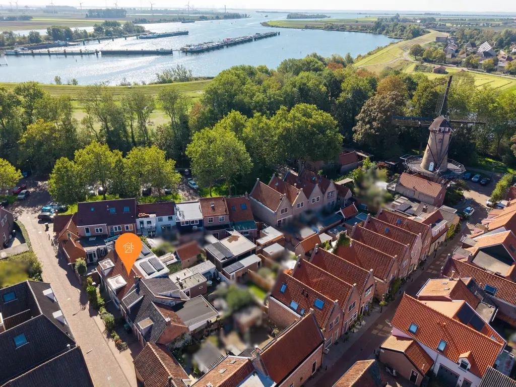Paulinastraat 8, THOLEN