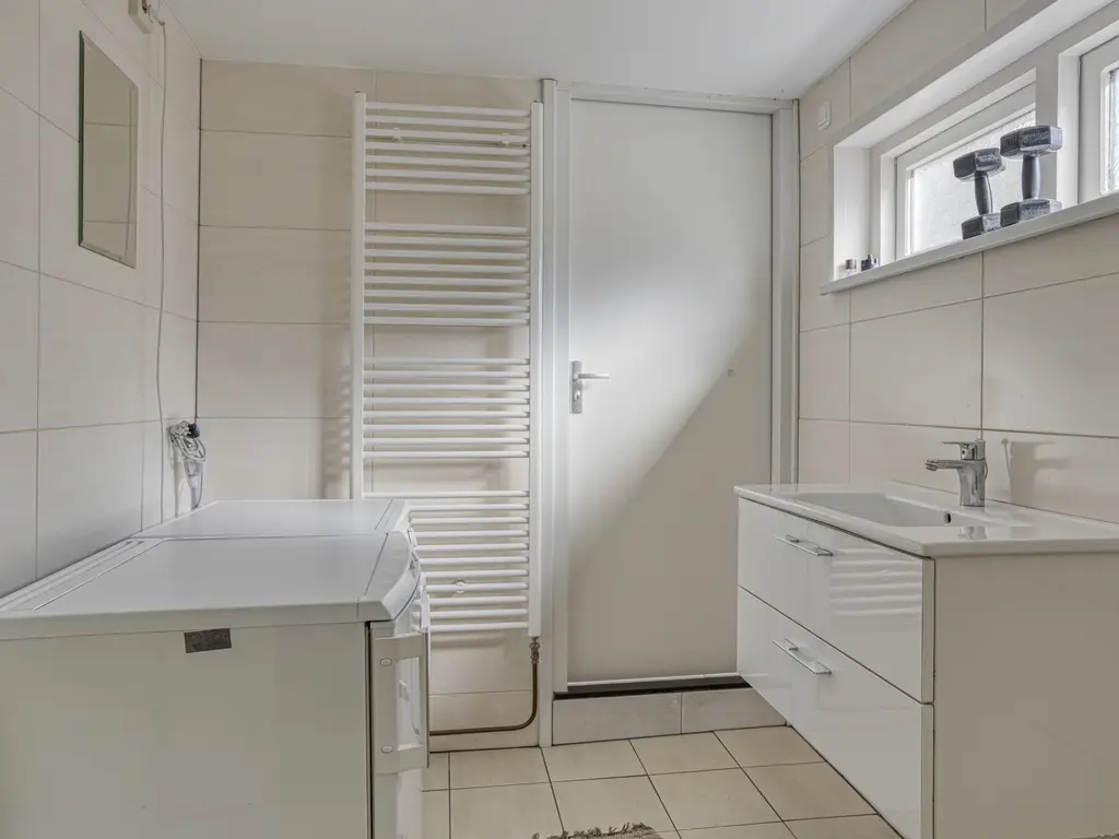 Paulinastraat 8, THOLEN