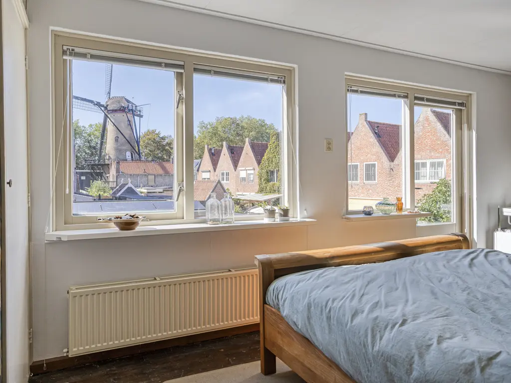 Paulinastraat 8, THOLEN