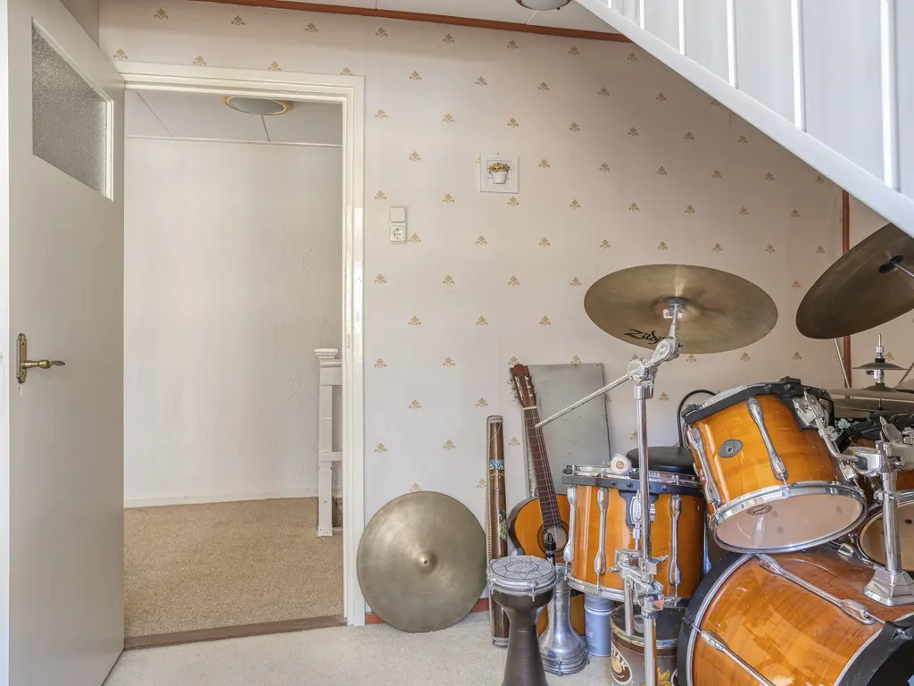 Paulinastraat 8, THOLEN