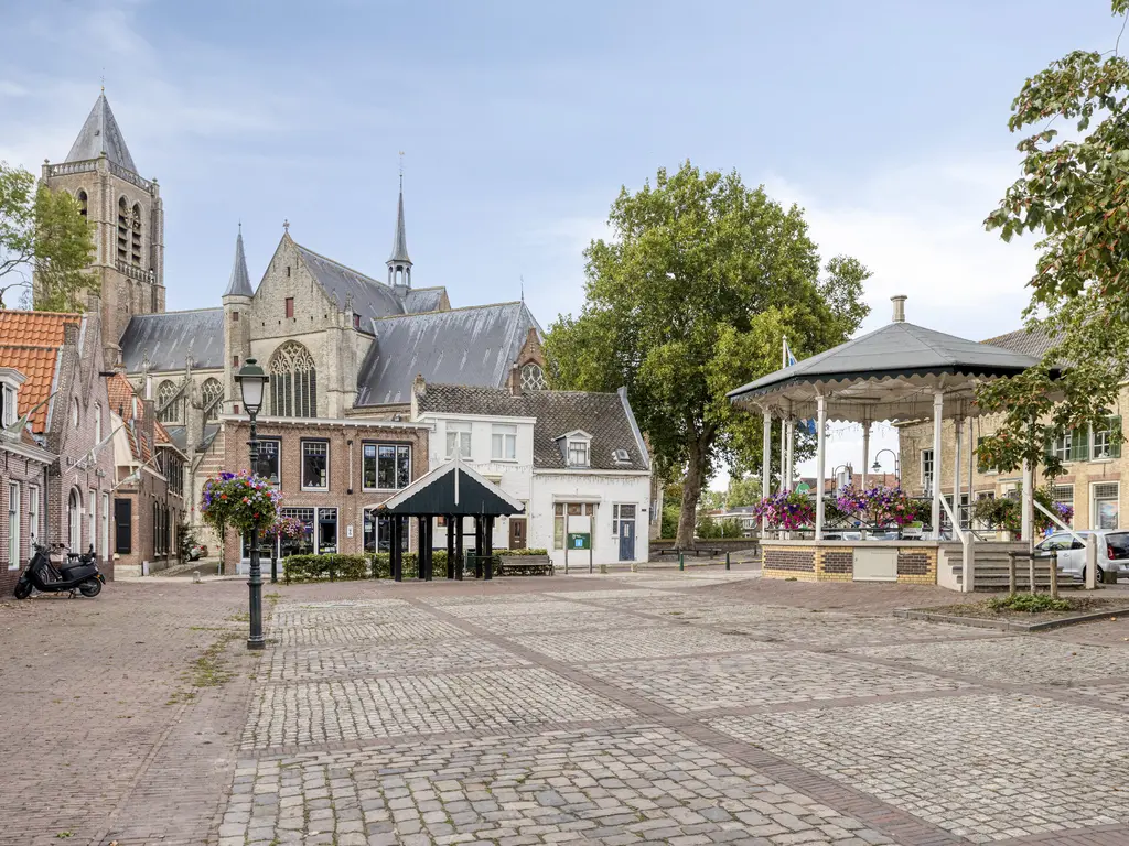 Paulinastraat 8, THOLEN
