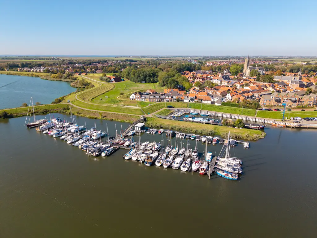 Paulinastraat 8, THOLEN