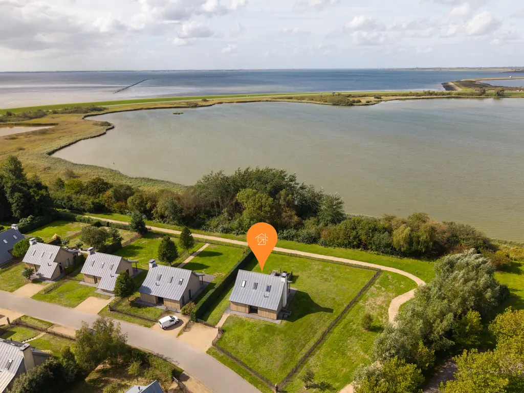 Oesterdam 135, Tholen
