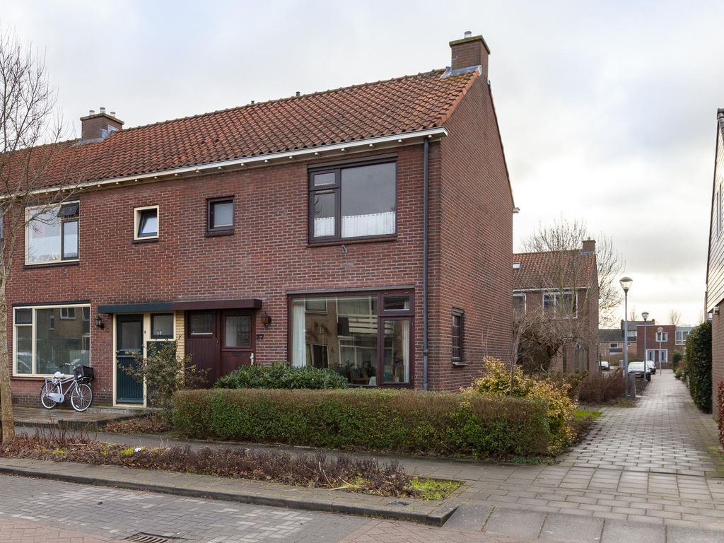 Esdoornlaan 37, WOERDEN