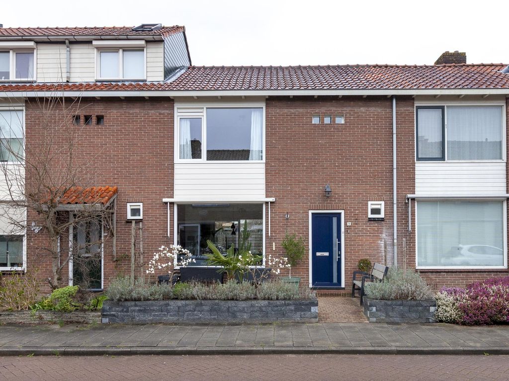 Goudenregenstraat 21, WOERDEN