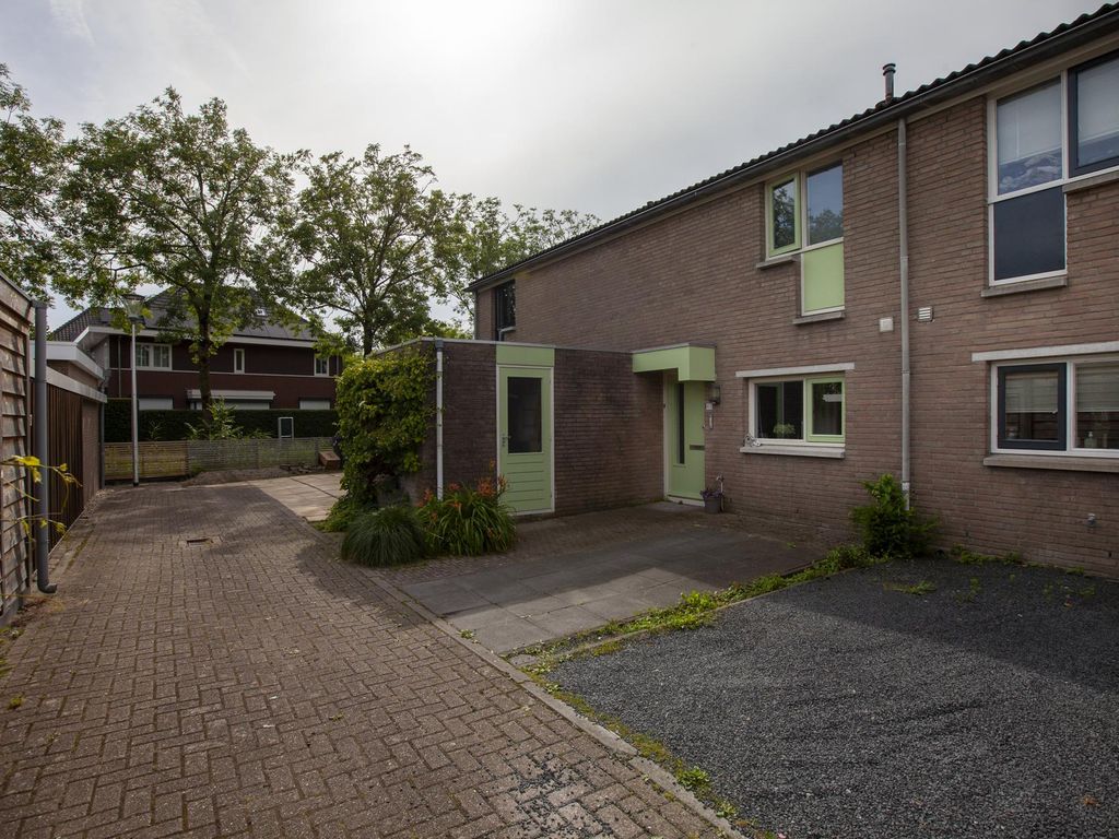 Maarschalklaan 82, MONTFOORT