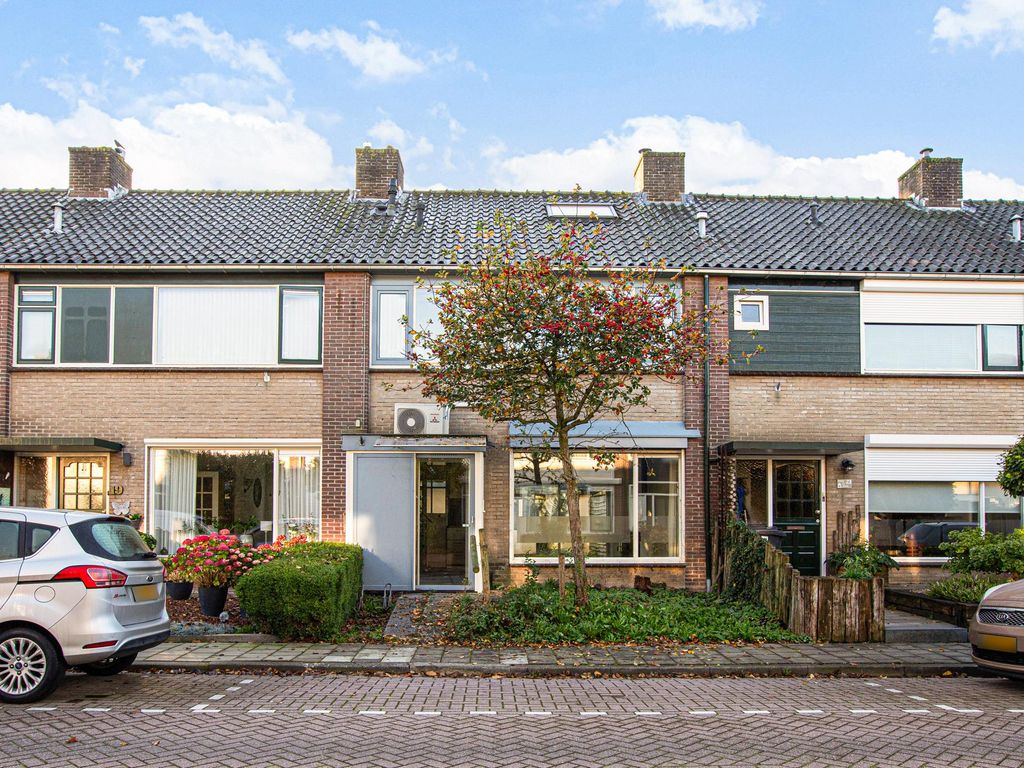 G van der Valk Boumanstraat 21, LINSCHOTEN