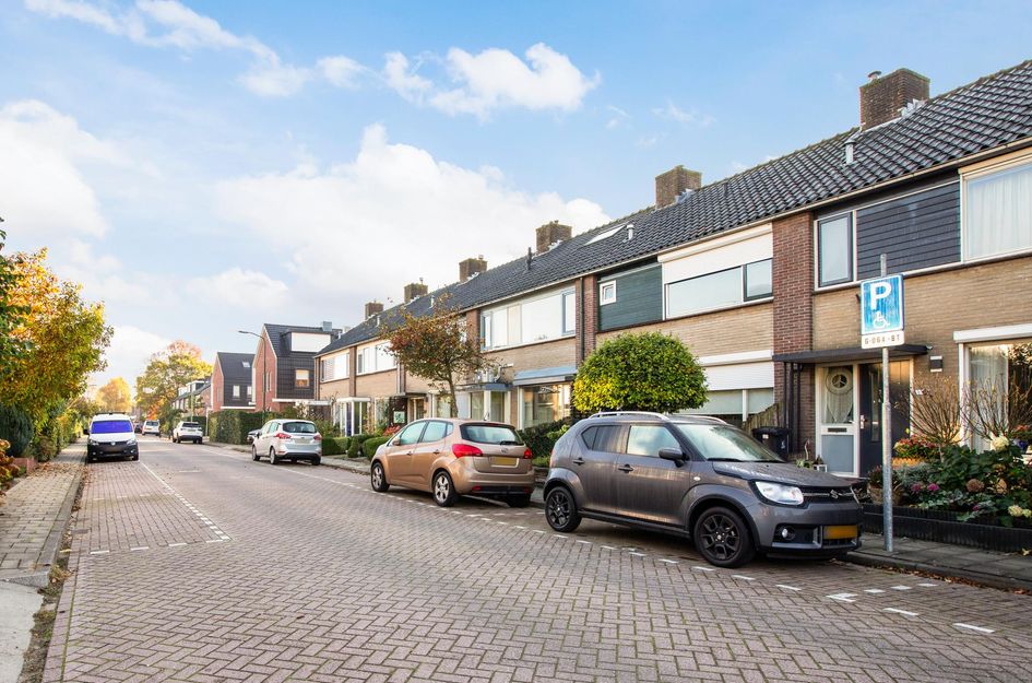 G van der Valk Boumanstraat 21