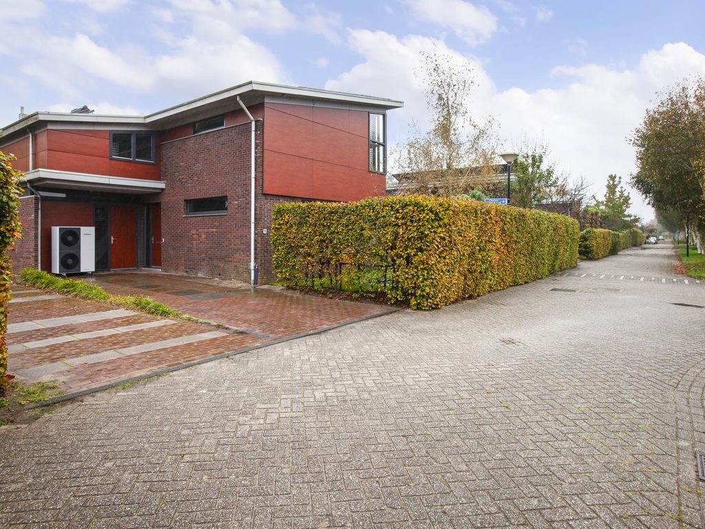 Henrik Ibsenweg 11, WOERDEN