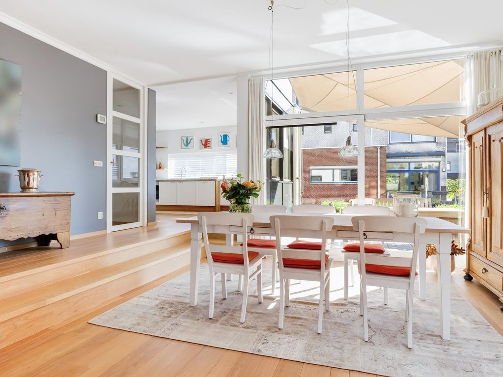 Vegakade 2, WOERDEN