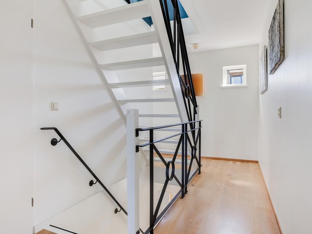 Vegakade 2, WOERDEN
