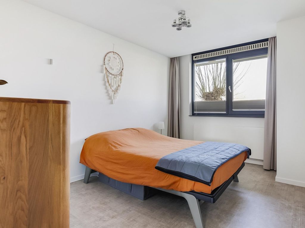 Sleper 4, WOERDEN