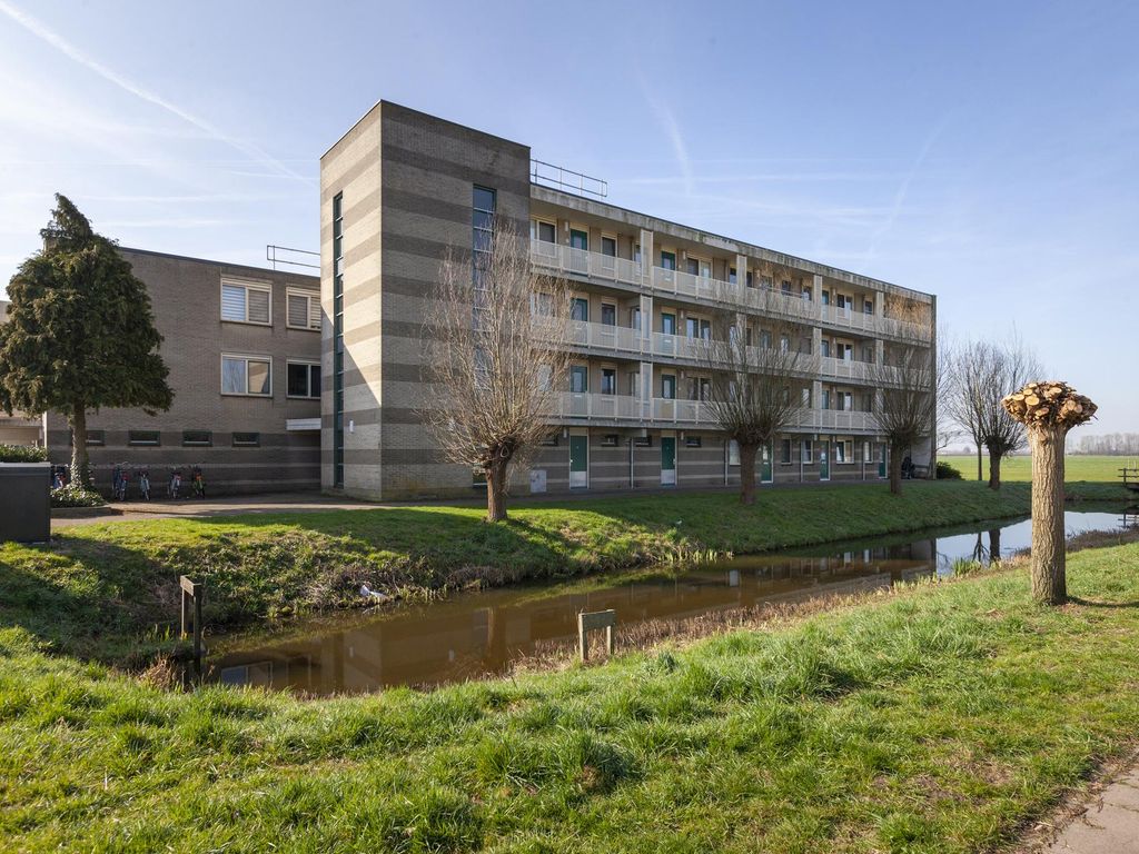 Sleper 4, WOERDEN