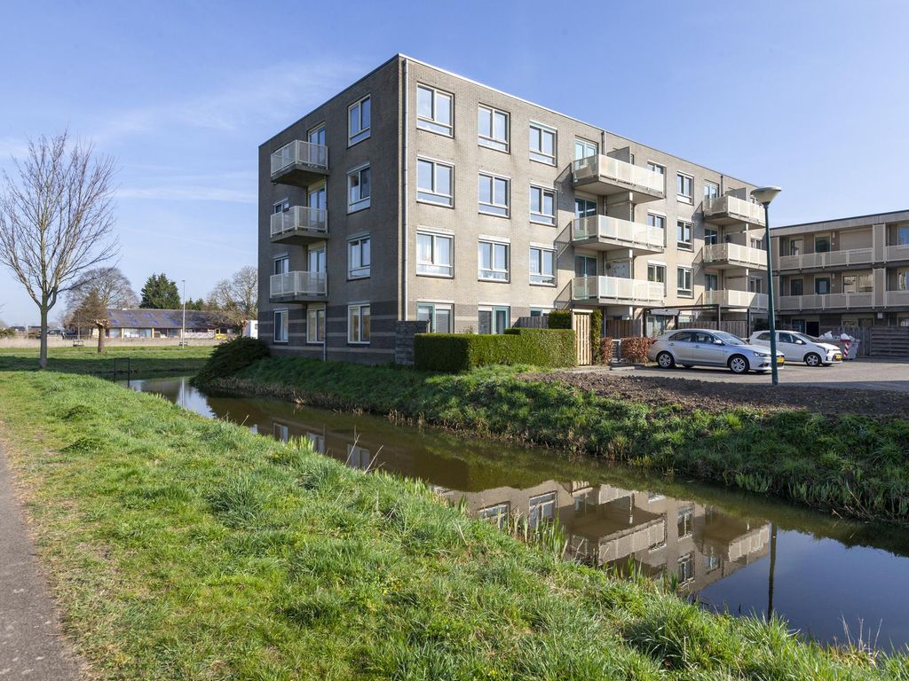 Sleper 4, WOERDEN
