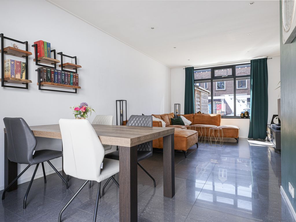 Leidsestraatweg 14, WOERDEN