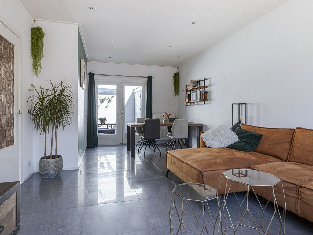 Leidsestraatweg 14, WOERDEN