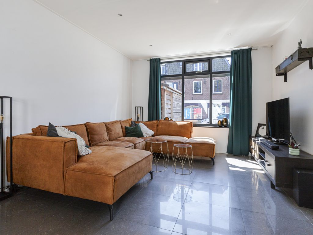 Leidsestraatweg 14, WOERDEN