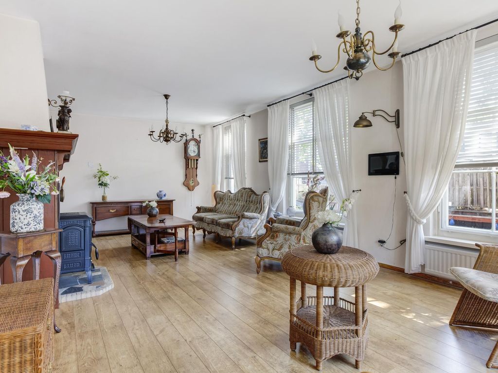 Raadhuisstraat 10, LINSCHOTEN