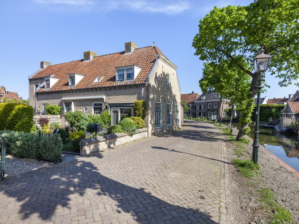 Raadhuisstraat 10, LINSCHOTEN