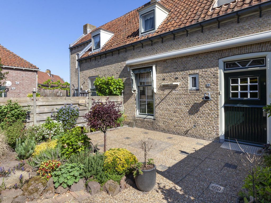 Raadhuisstraat 10, LINSCHOTEN