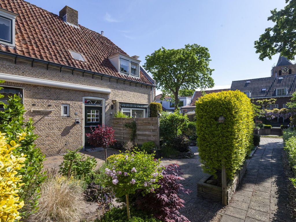 Raadhuisstraat 10, LINSCHOTEN