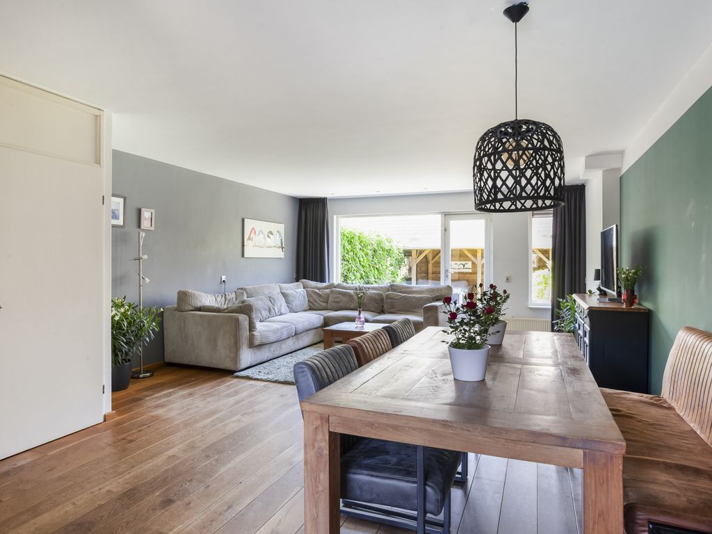 de Hoeve 28, KAMERIK