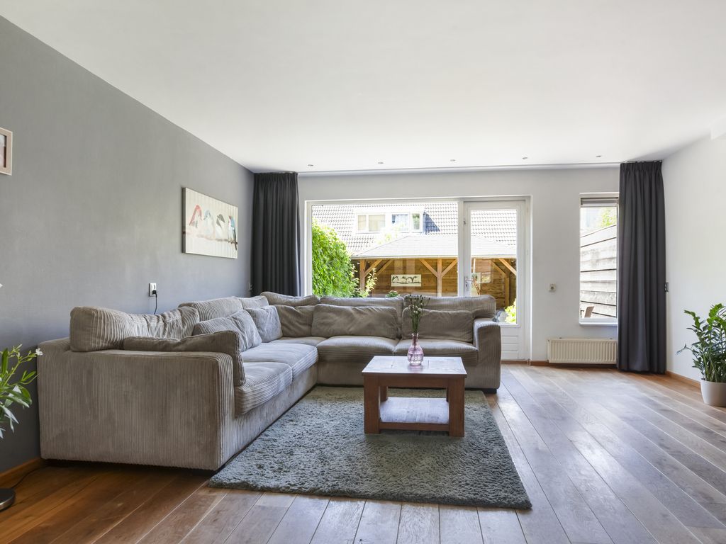 de Hoeve 28, KAMERIK