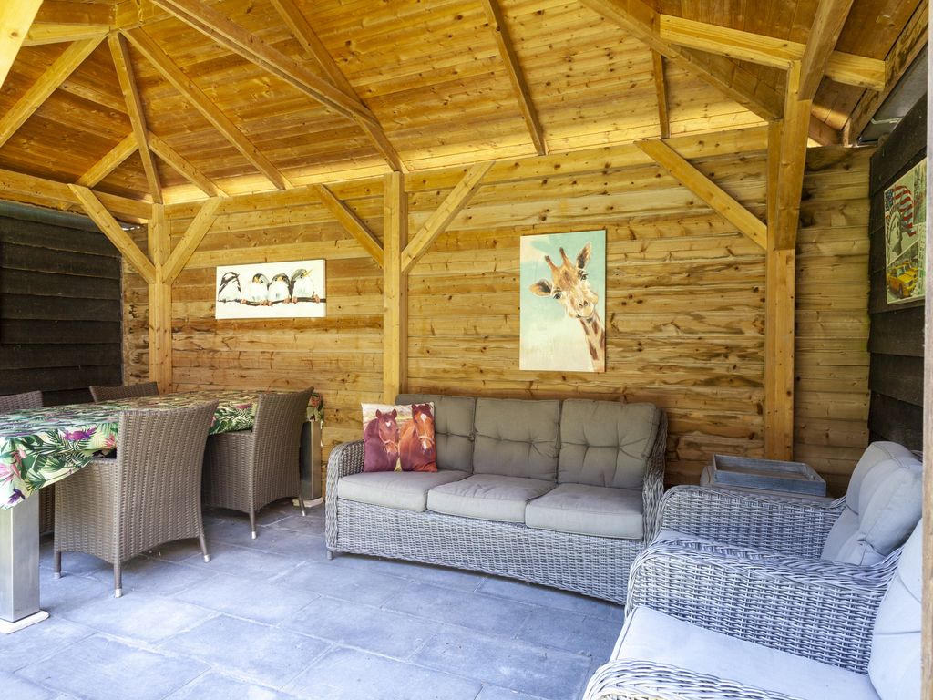 de Hoeve 28, KAMERIK