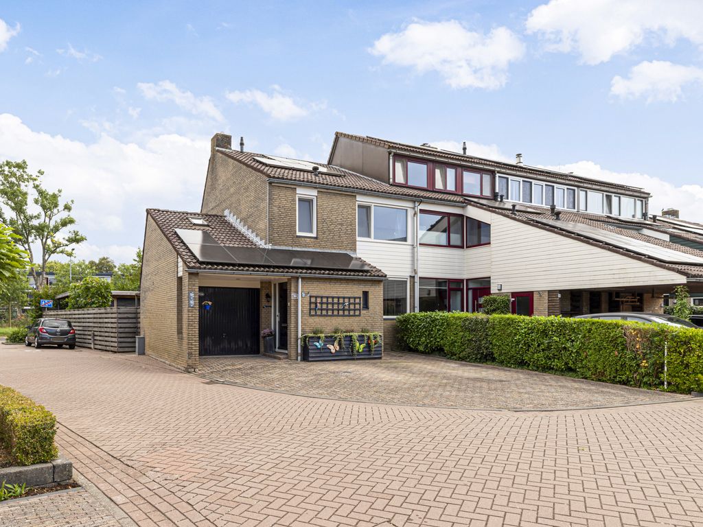 Waaloord 61, WOERDEN