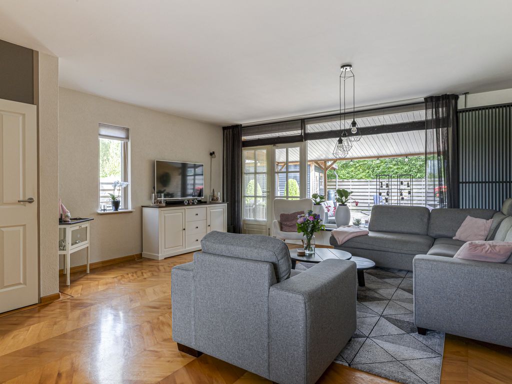Waaloord 61, WOERDEN