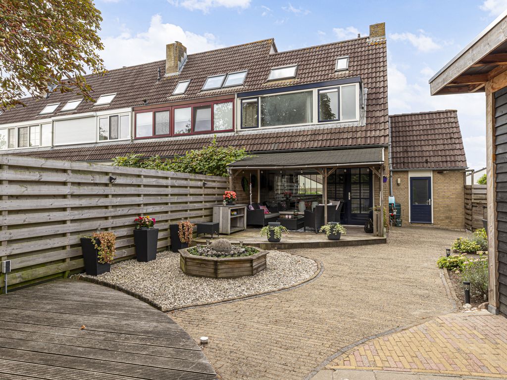 Waaloord 61, WOERDEN