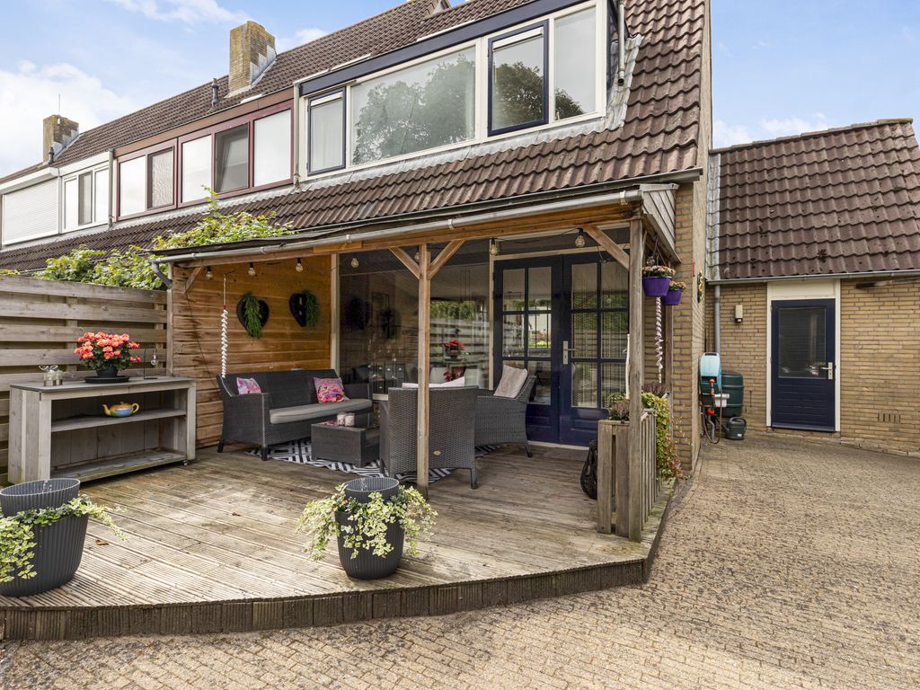 Waaloord 61, WOERDEN