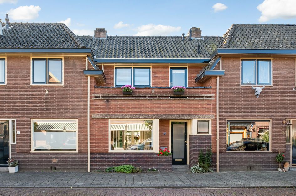 Rozenstraat 25