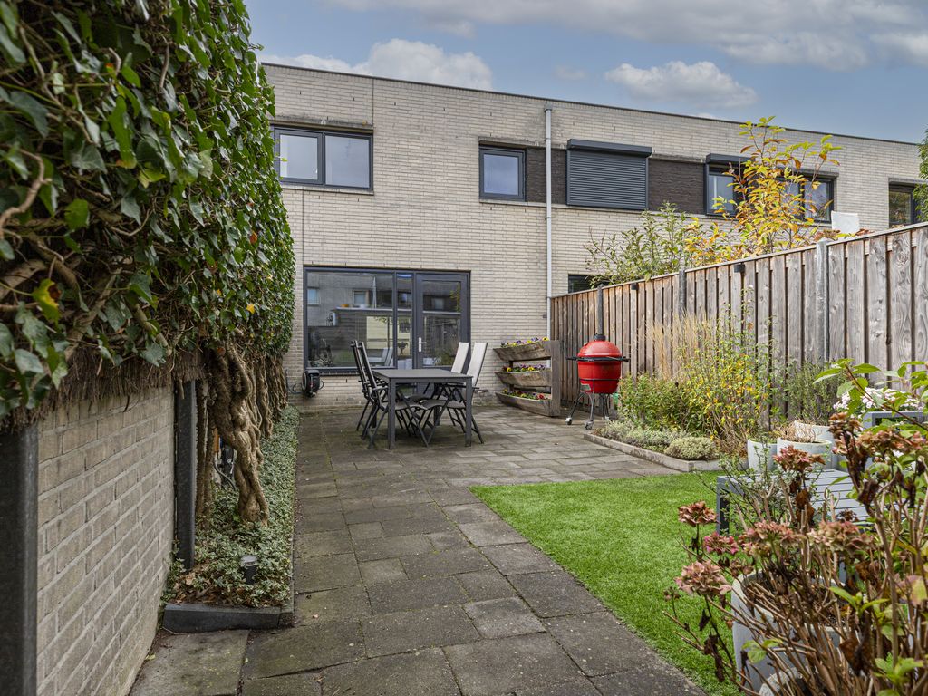 Schrijverspad 76, WOERDEN