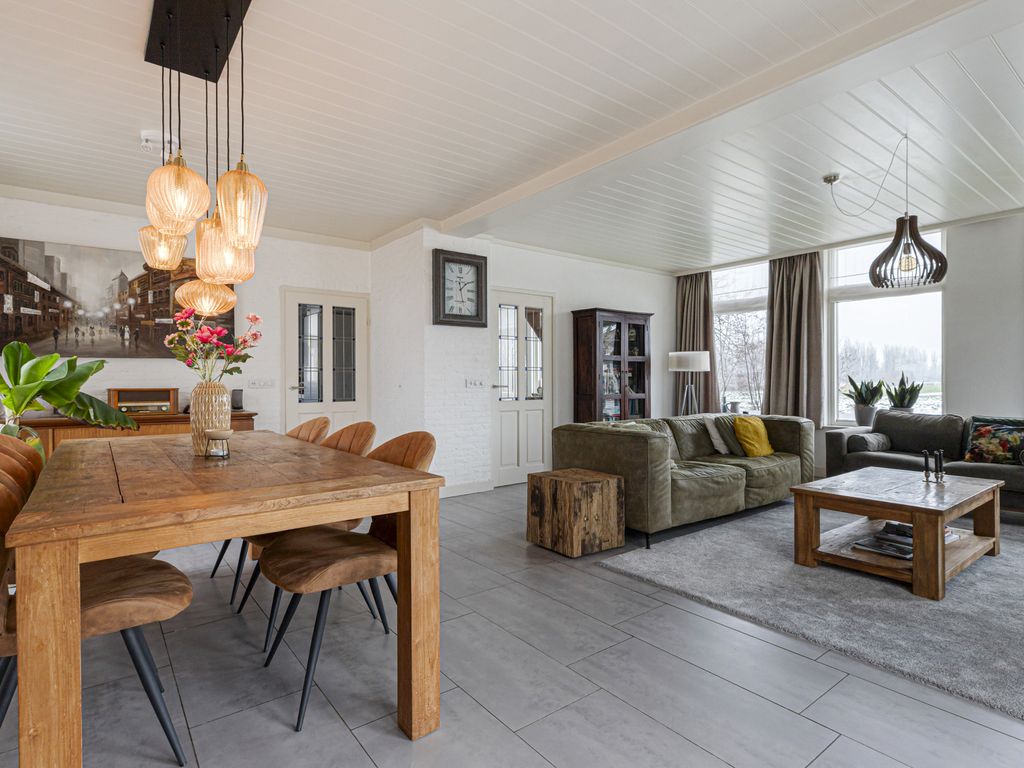 Van Teylingenweg 179, KAMERIK