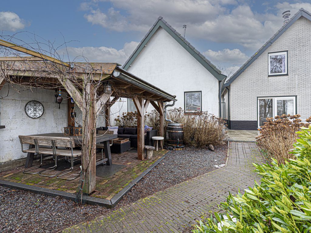 Van Teylingenweg 179, KAMERIK