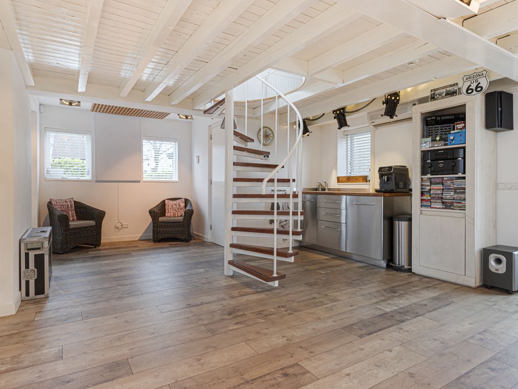 Van Teylingenweg 179, KAMERIK