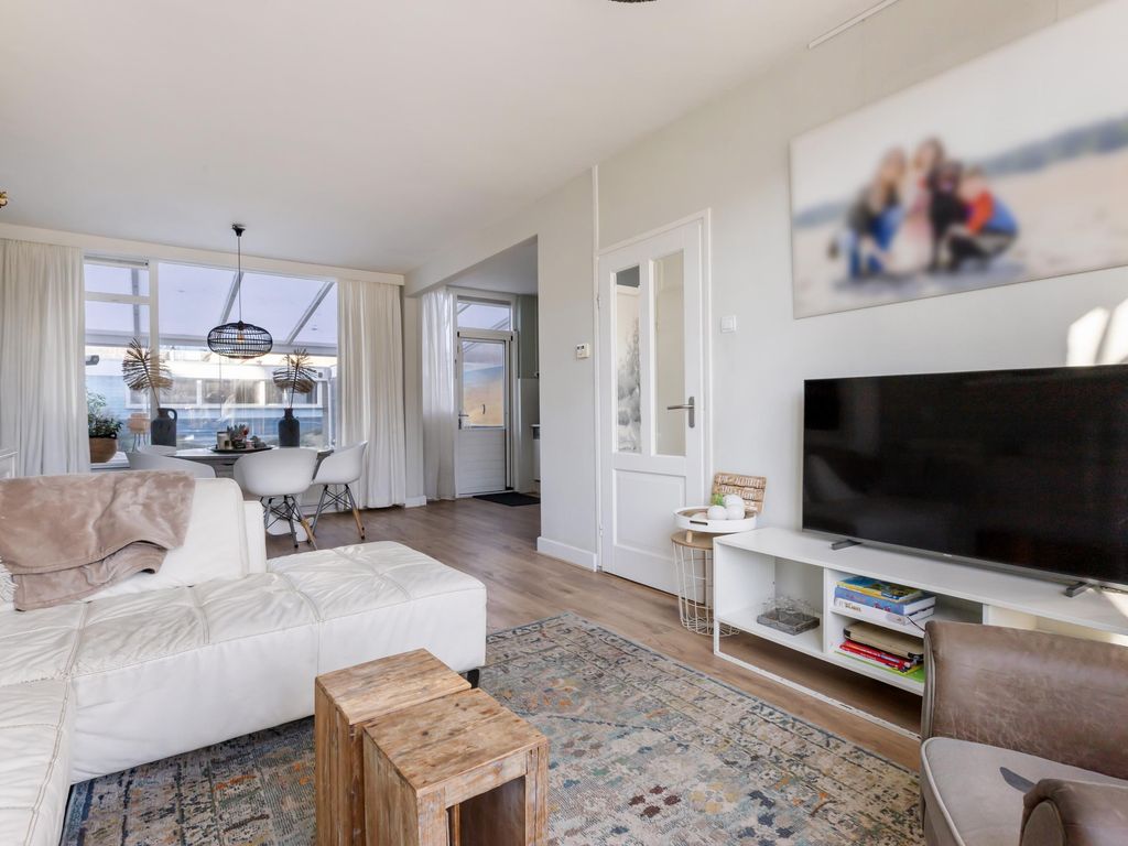 Prins Bernhardstraat 20, WAARDER