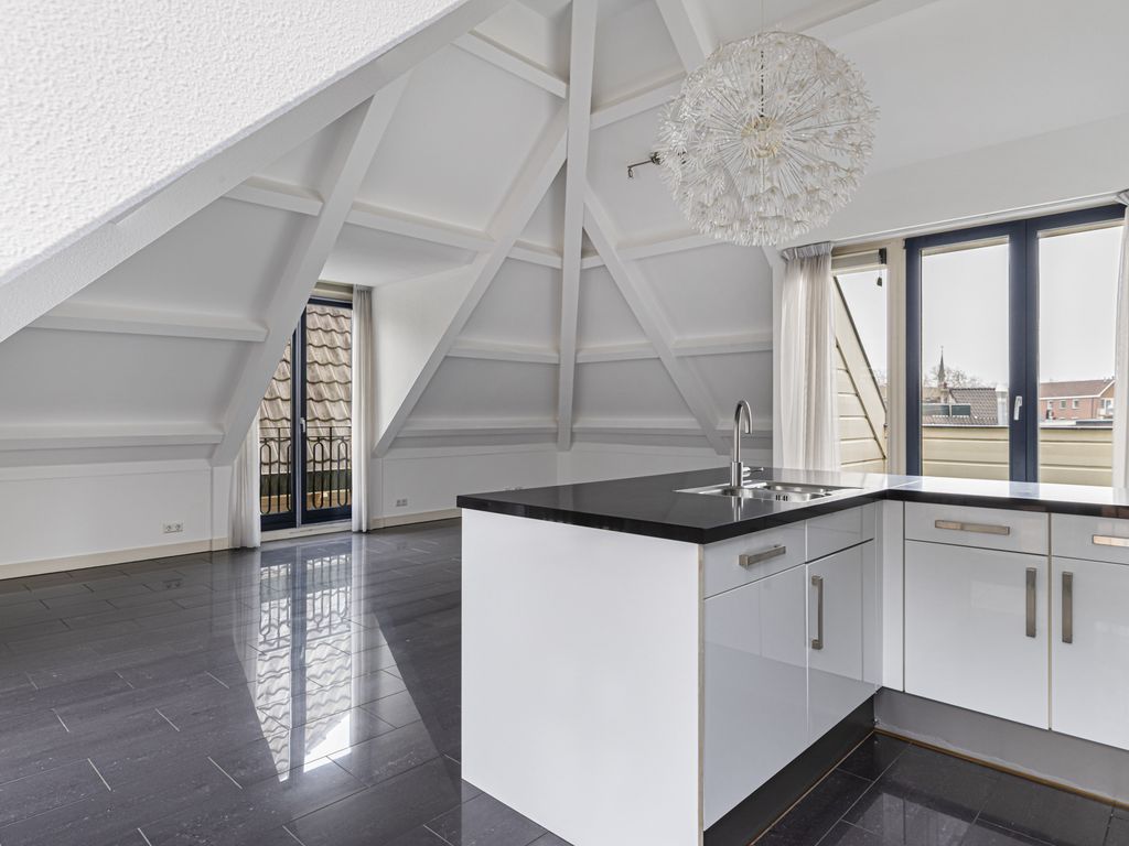 Kerkplein 13, WOERDEN