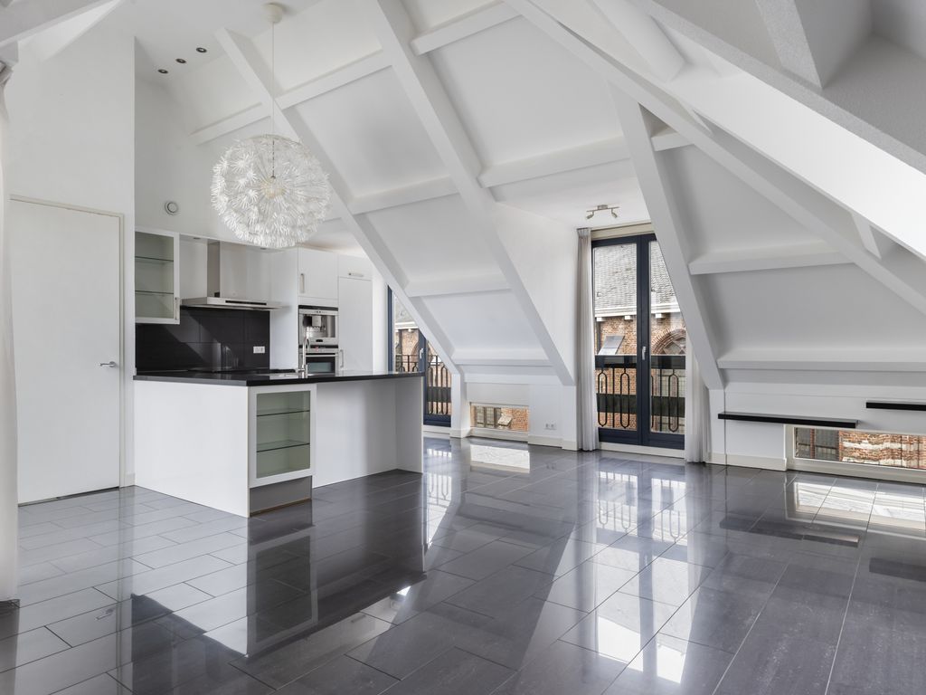 Kerkplein 13, WOERDEN