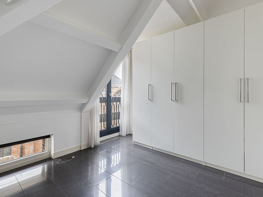 Kerkplein 13, WOERDEN