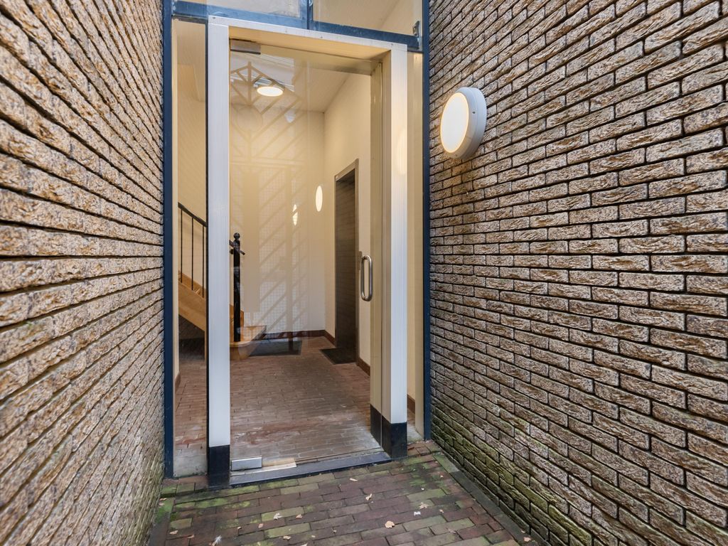 Kerkplein 13, WOERDEN