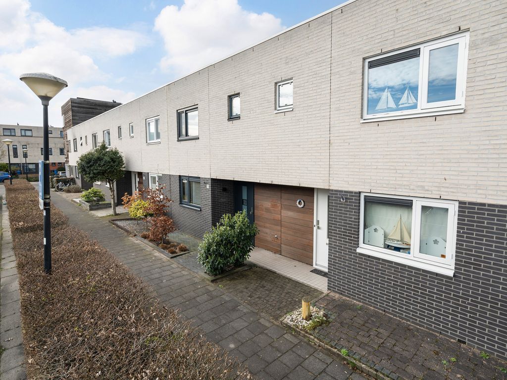 Guldendreef 11, WOERDEN