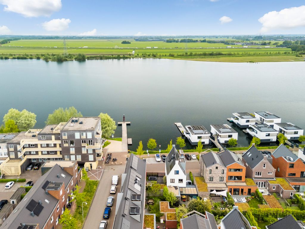 Meer van Annecy 7, WOERDEN
