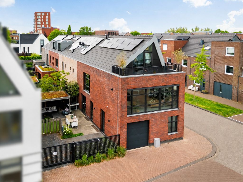 Meer van Annecy 7, WOERDEN