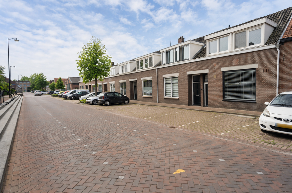 Lange Burchwal 23